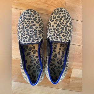 Rothys kids size 4 spotted loafers
